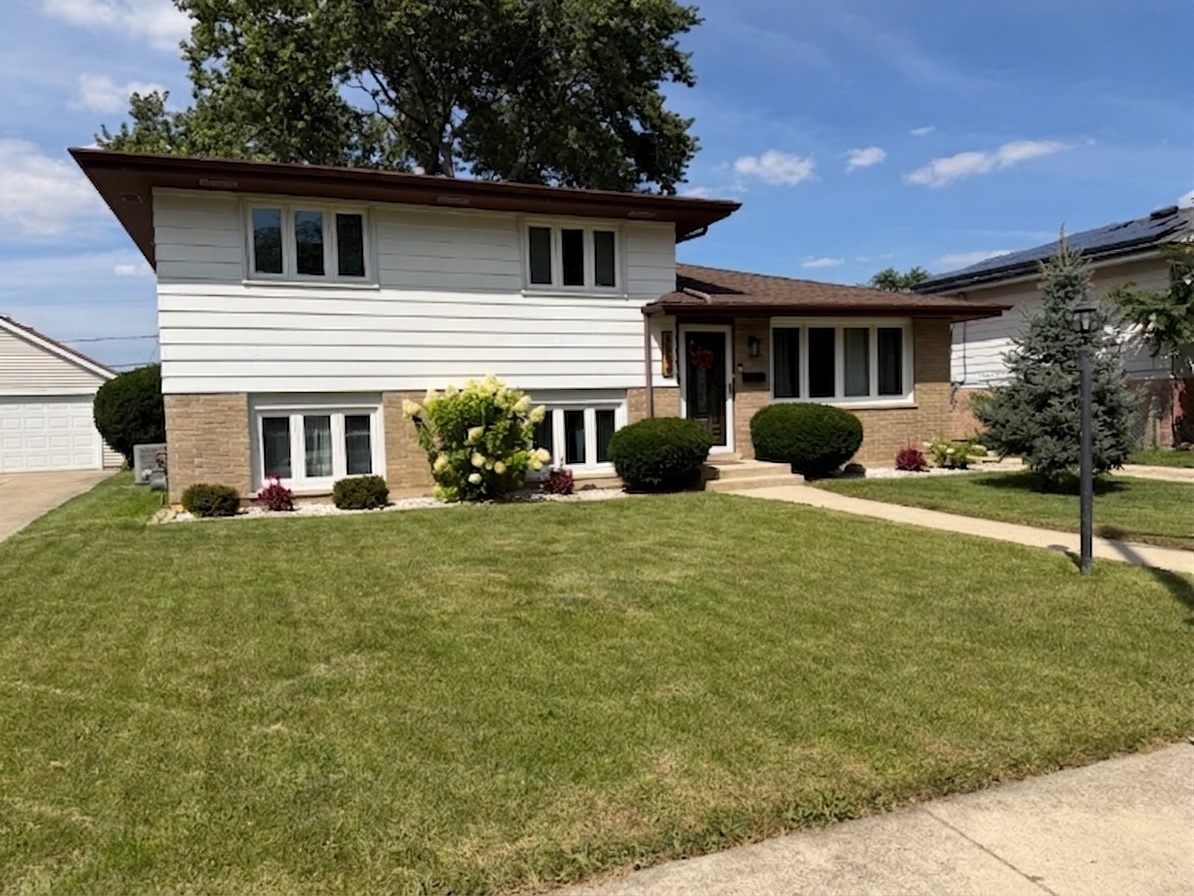 6534 107th Street Property Photo 1