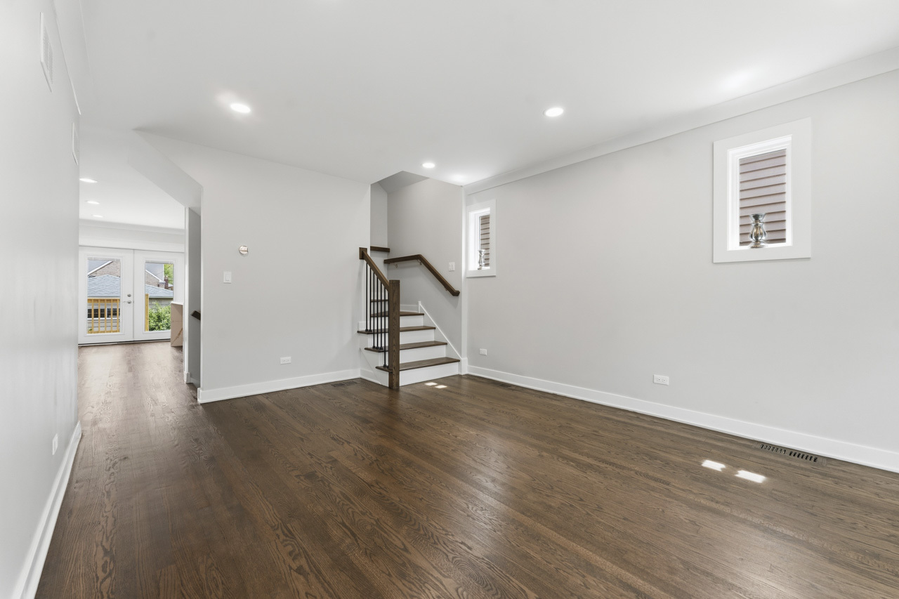 4903 N Moody Avenue Property Photo 6