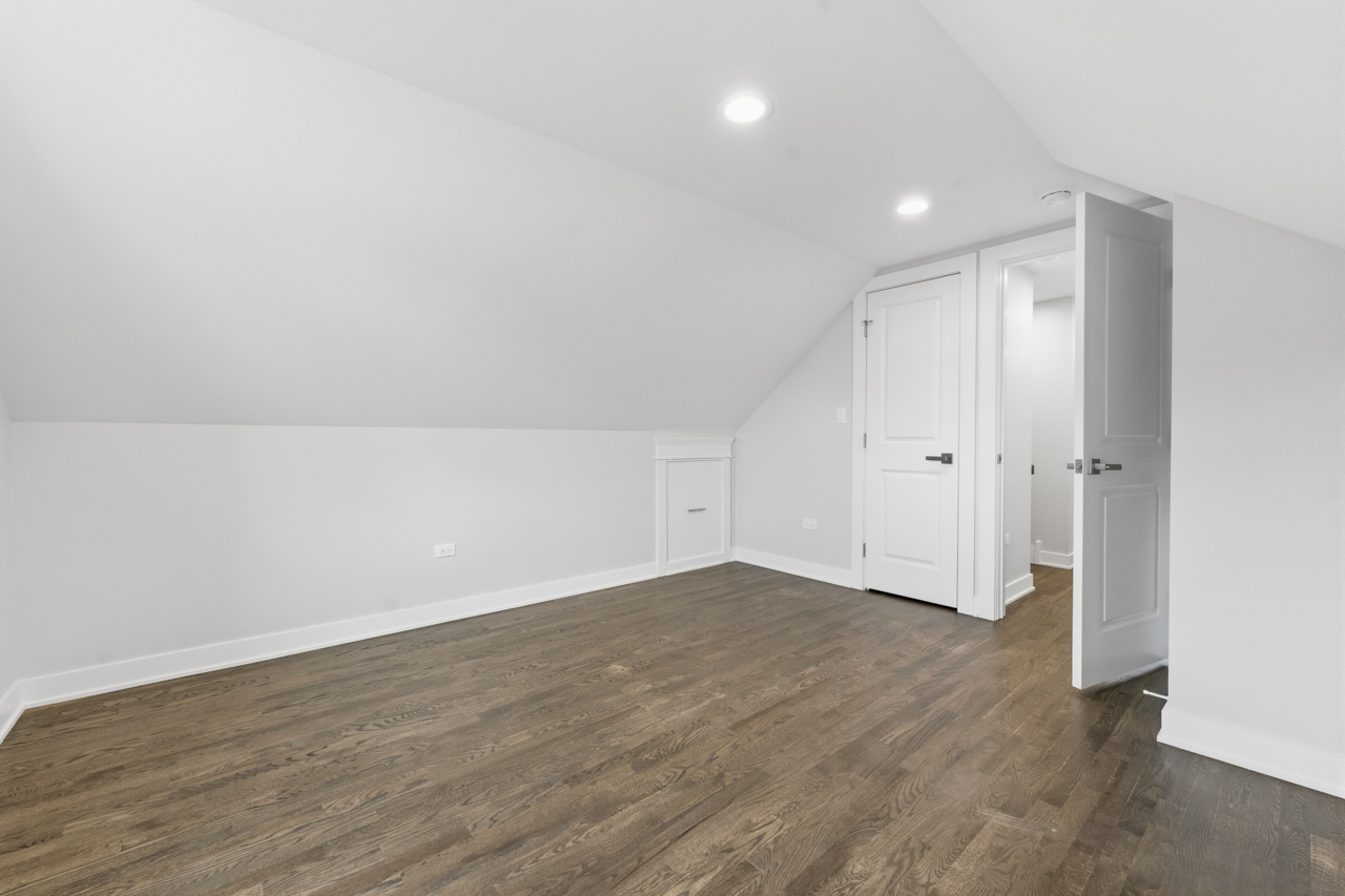 4903 N Moody Avenue Property Photo 31