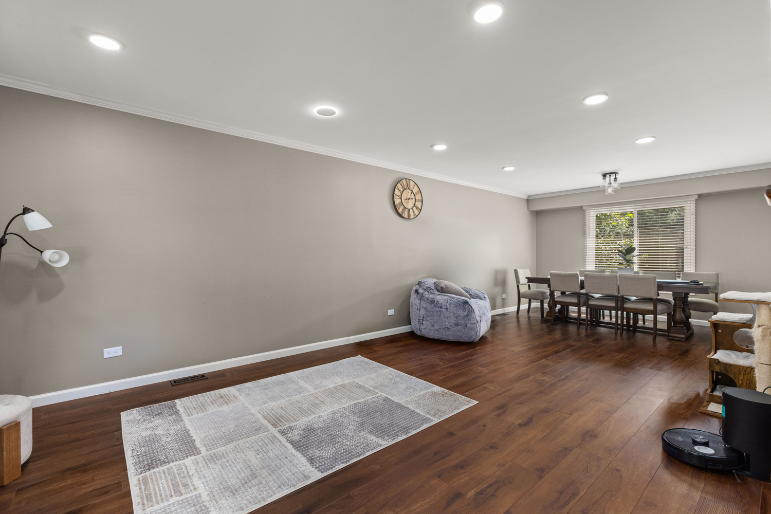 197 Knightsbridge Drive Property Photo 3
