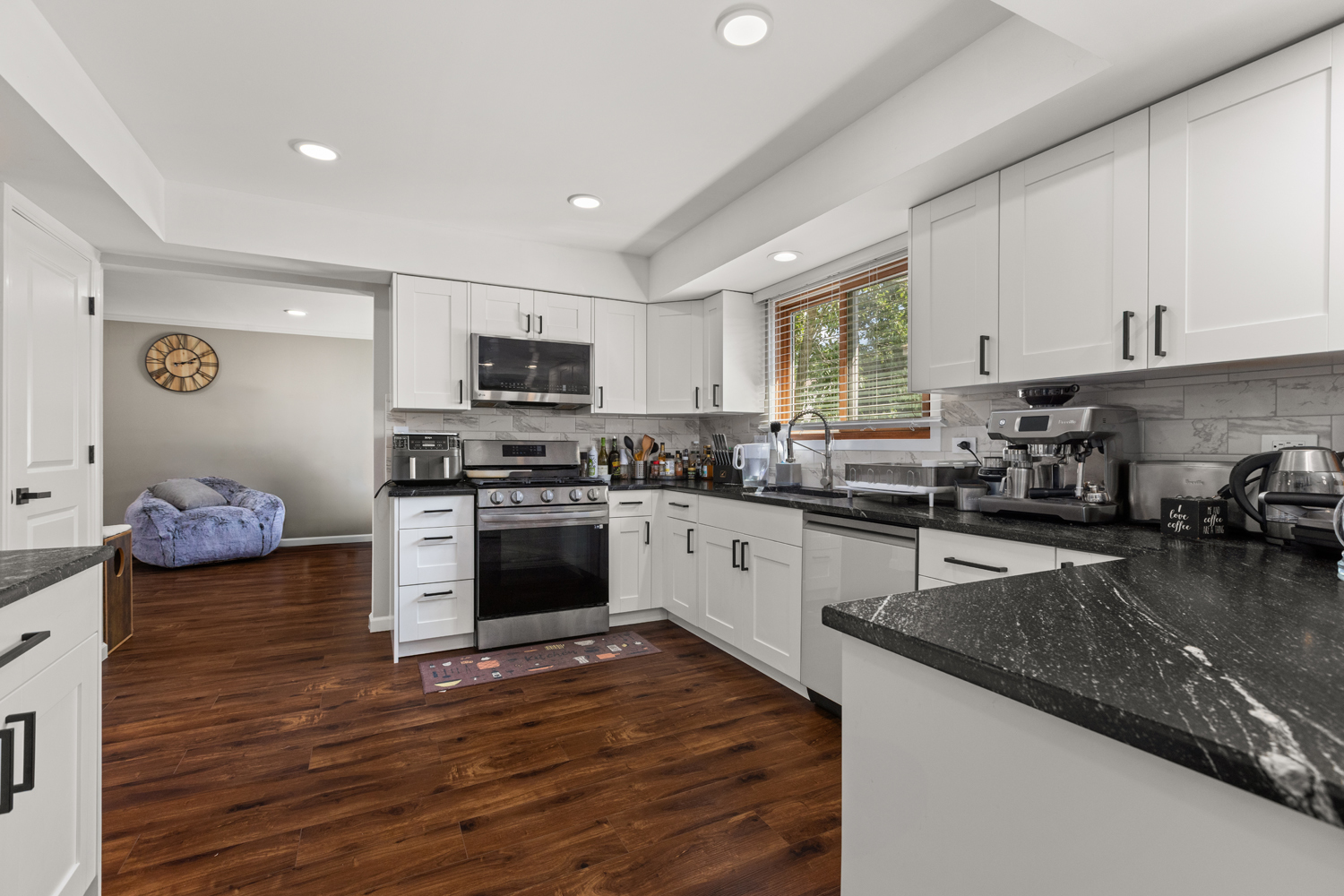 197 Knightsbridge Drive Property Photo 11