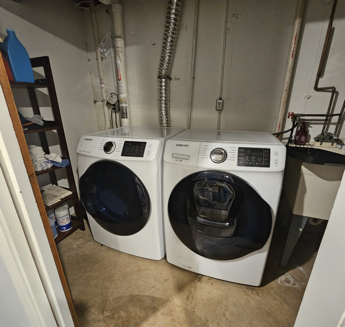 806 Derby Course Property Photo 35