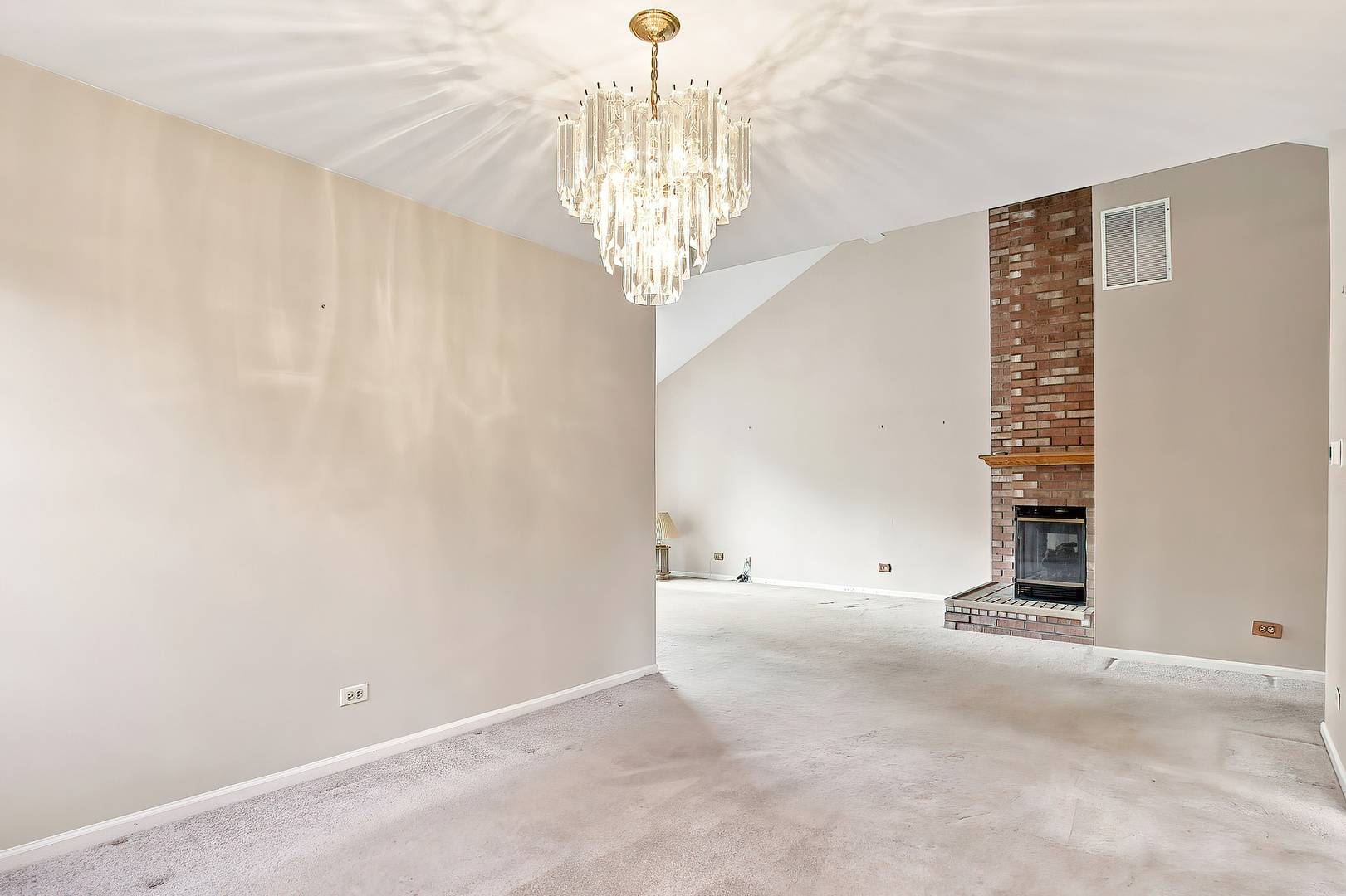 556 Park View Terrace 17-5 Property Photo 13