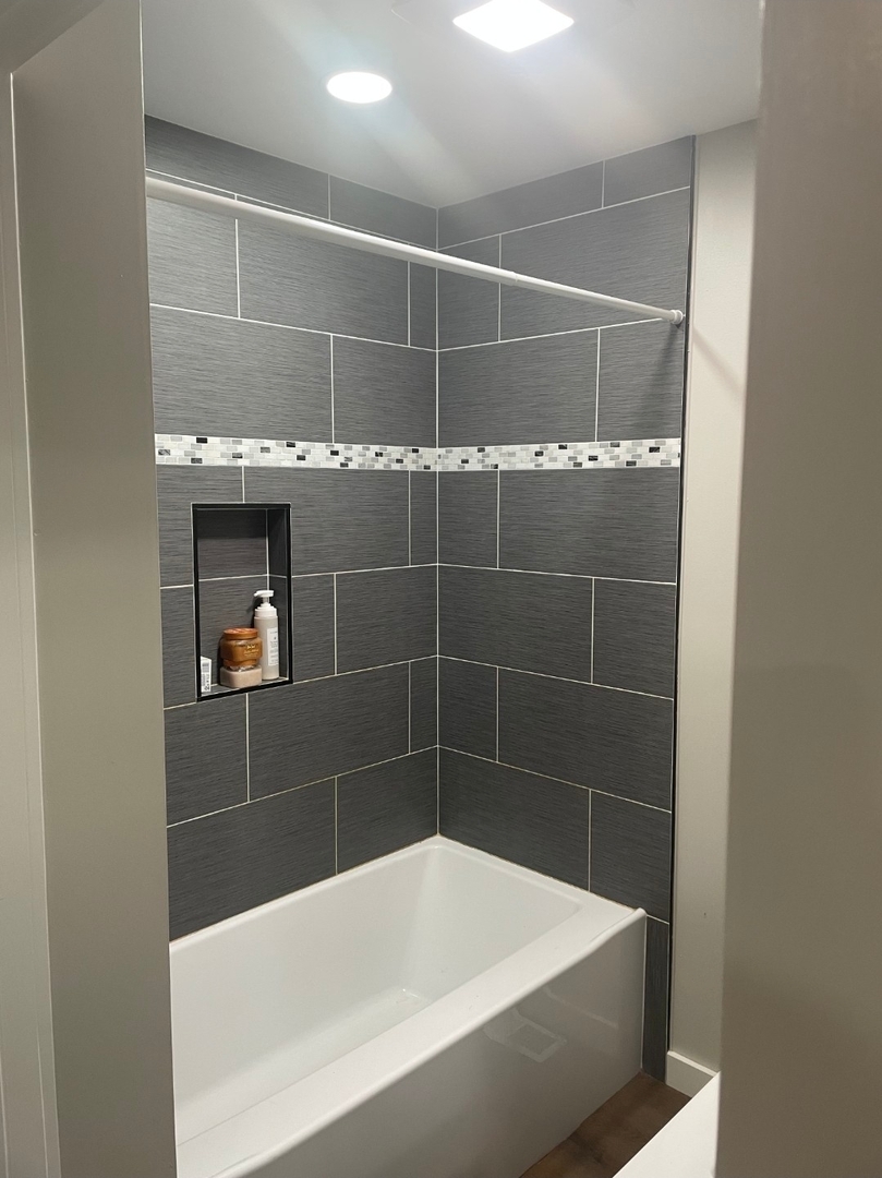 706 John Street Property Photo 8