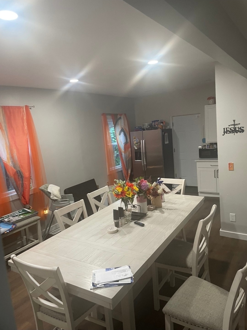 706 John Street Property Photo 11