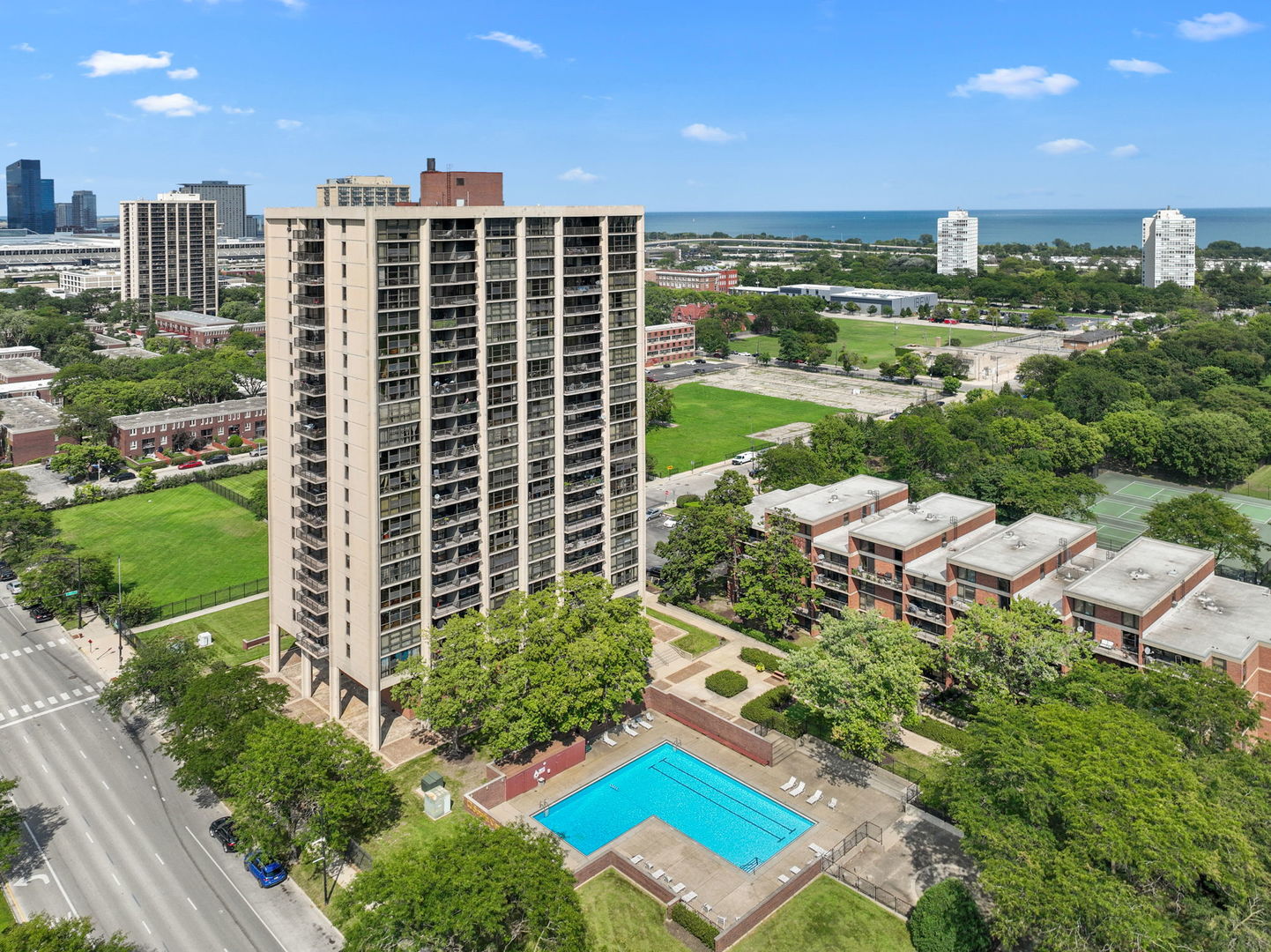 2901 S Michigan Avenue 808-809 Property Photo