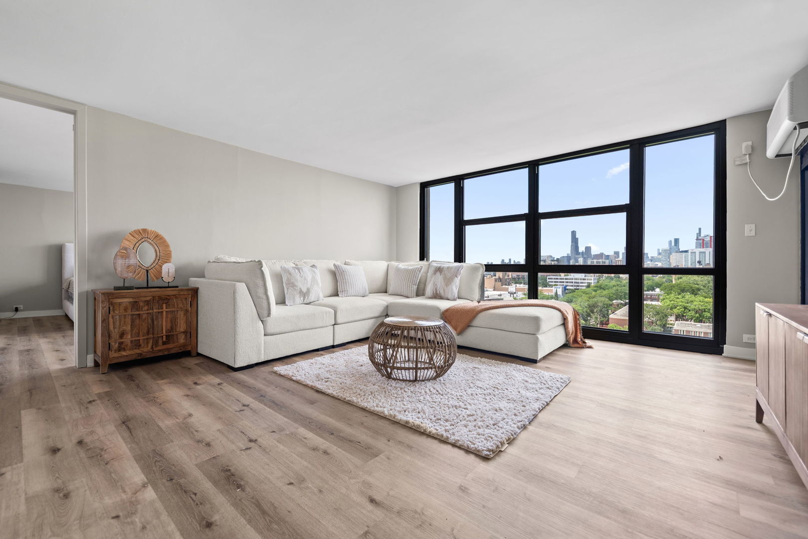 2901 S Michigan Avenue 808-809 Property Photo 4