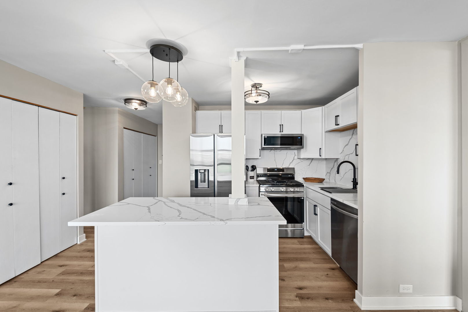 2901 S Michigan Avenue 808-809 Property Photo 12