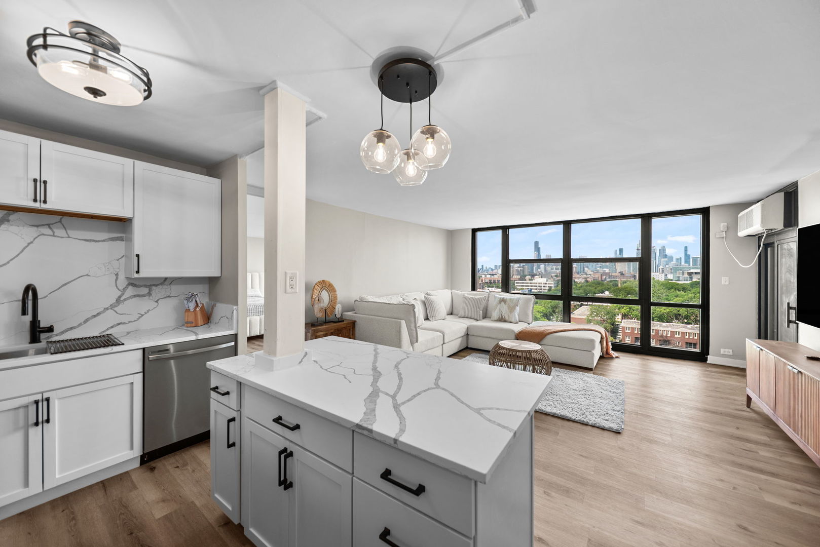 2901 S Michigan Avenue 808-809 Property Photo 14
