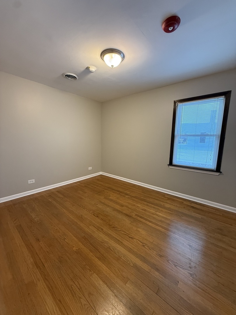 33 N Cass Avenue 2 Property Photo 9