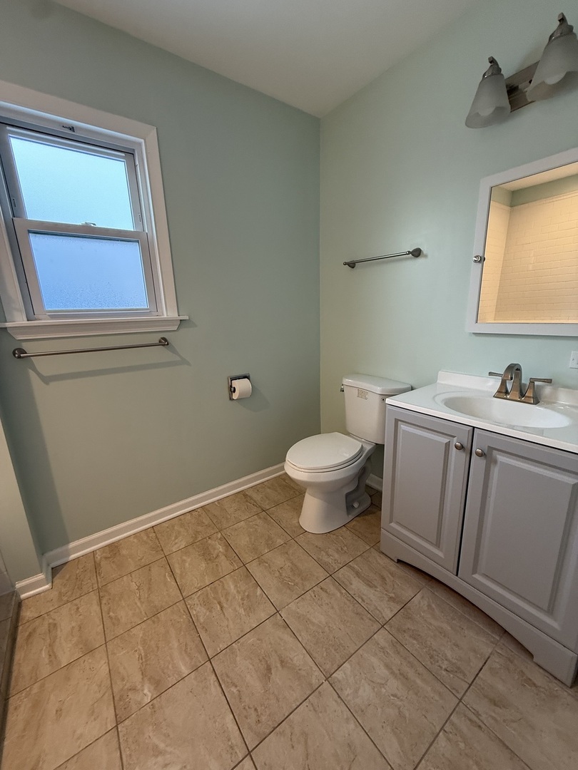 33 N Cass Avenue 2 Property Photo 10