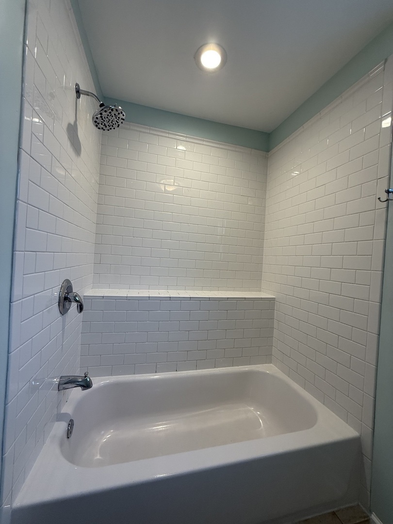 33 N Cass Avenue 2 Property Photo 11