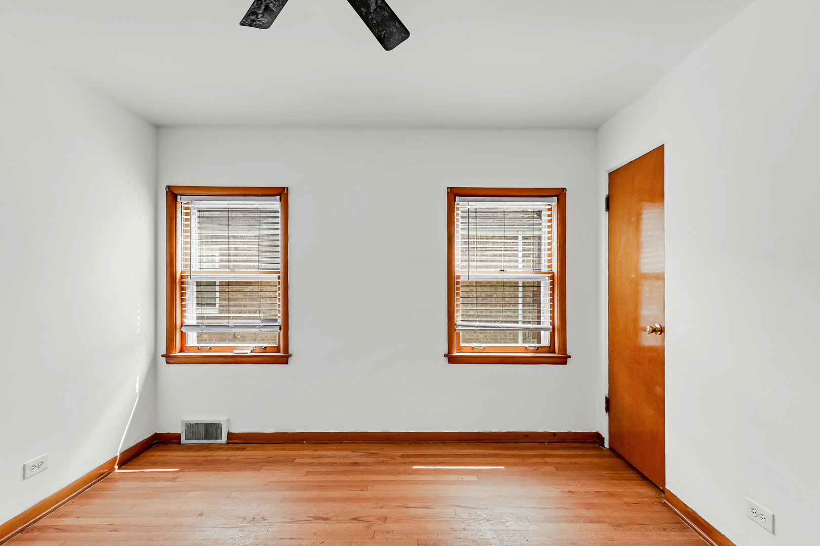 2840 W 98th Street Property Photo 6