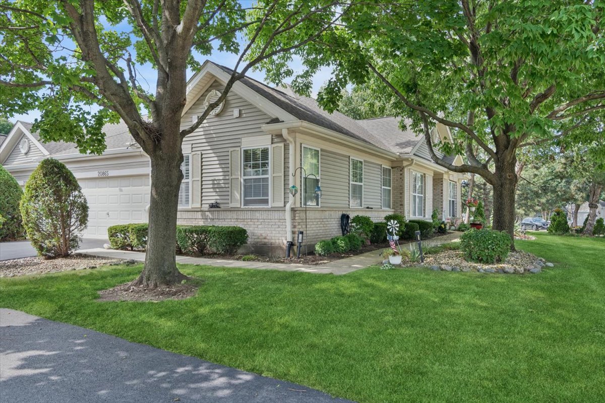 20865 W Chinaberry Court Property Photo 2