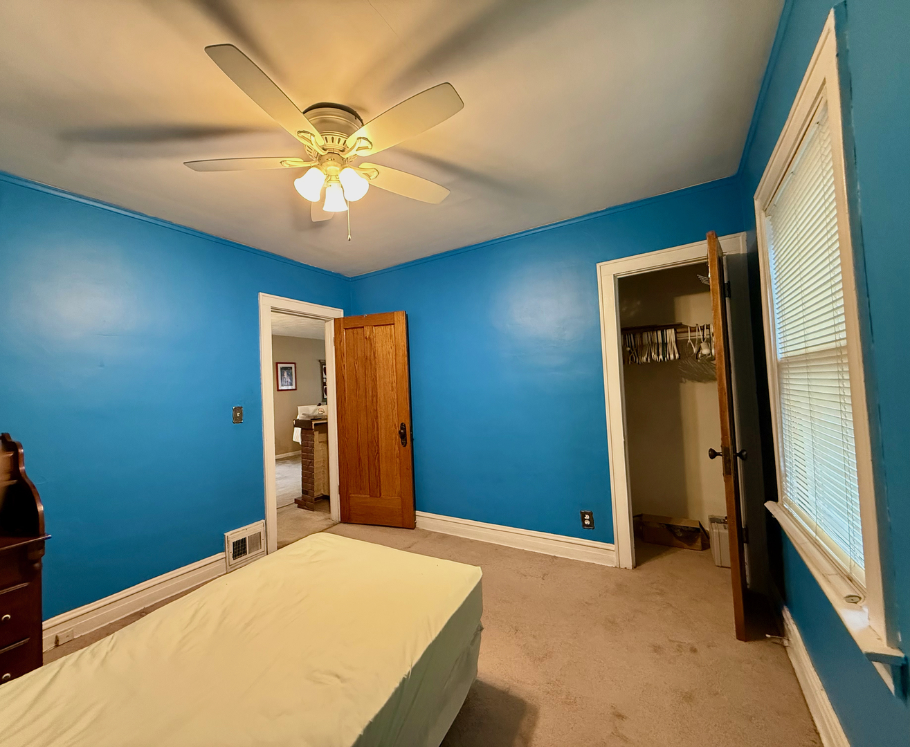3723 Clinton Avenue Property Photo 10