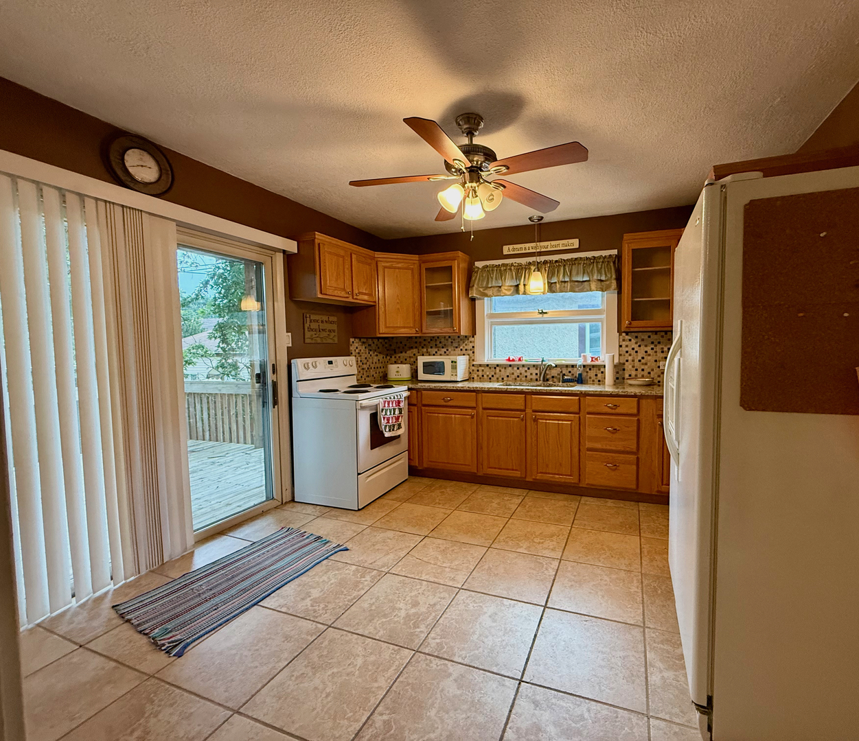 3723 Clinton Avenue Property Photo 15