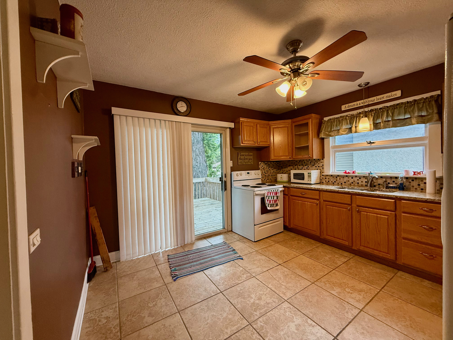 3723 Clinton Avenue Property Photo 16