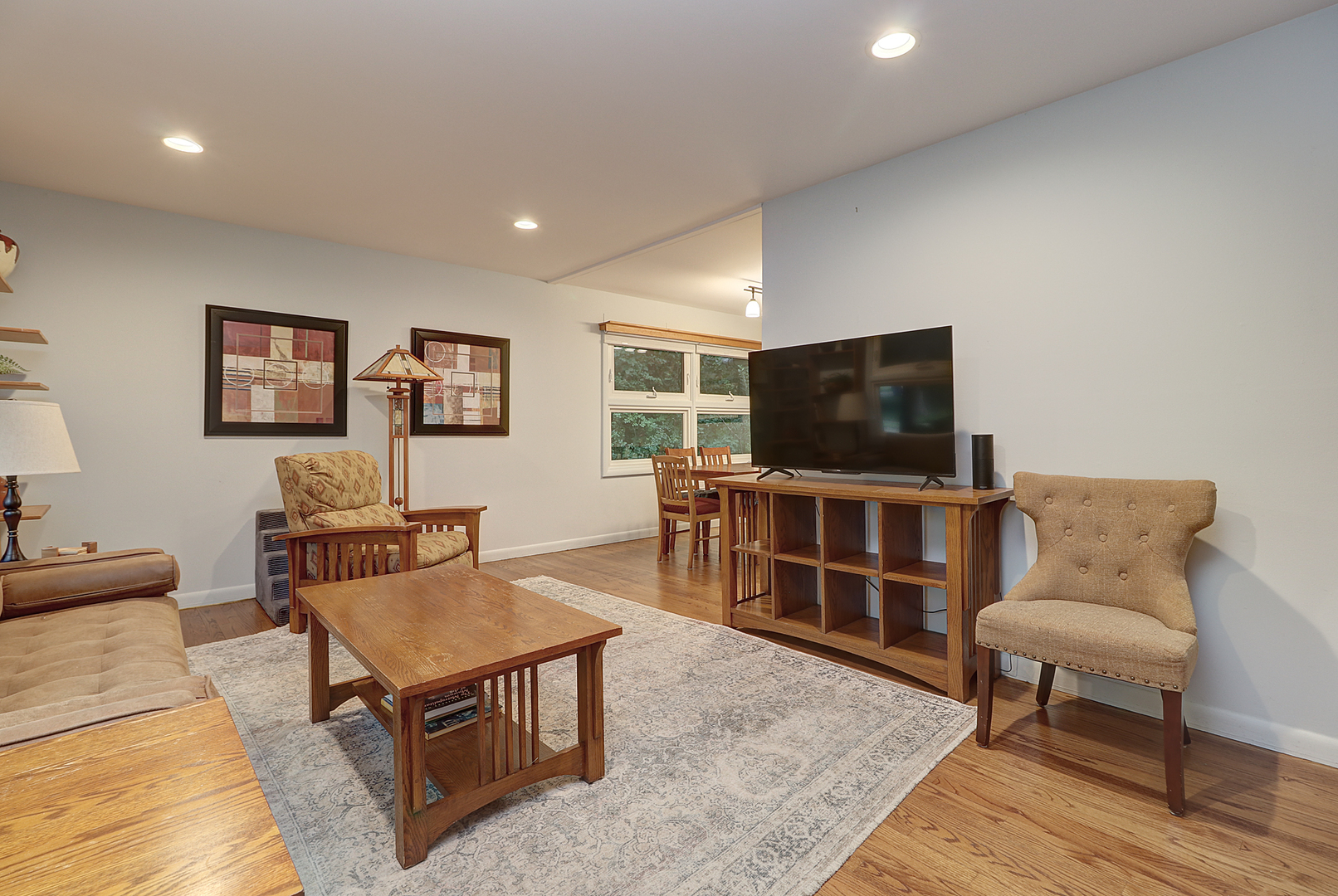 520 S Beverly Street Property Photo 2