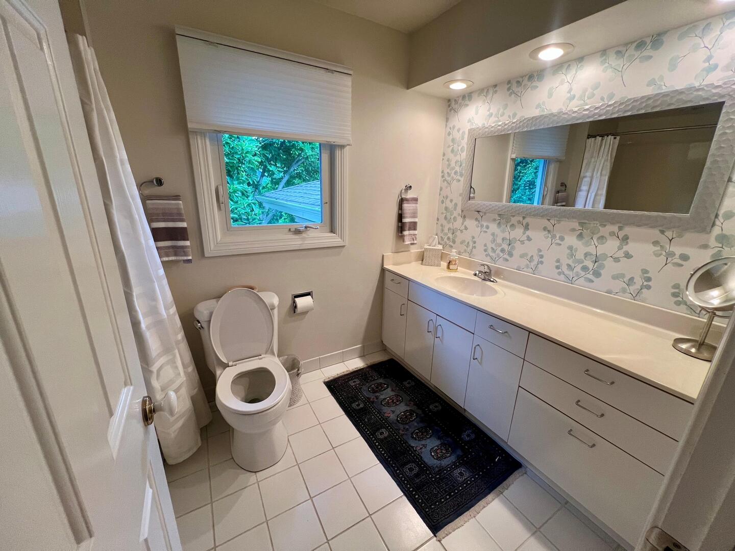 647 N Wilke Road Property Photo 5