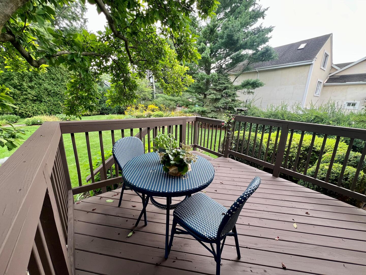 647 N Wilke Road Property Photo 6