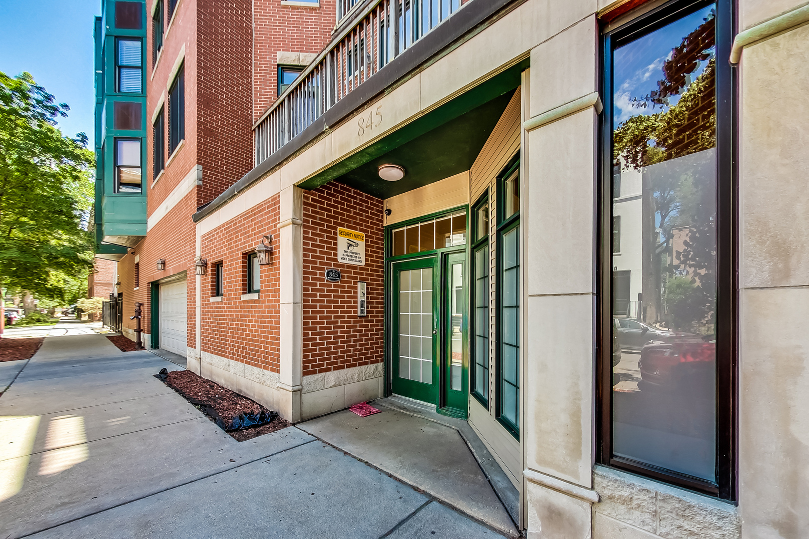 845 W Altgeld Street 4d Property Photo 3