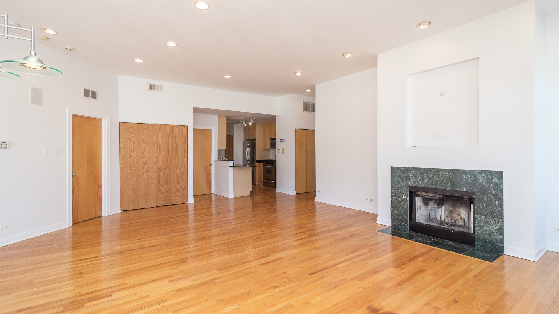 845 W Altgeld Street 4d Property Photo 10