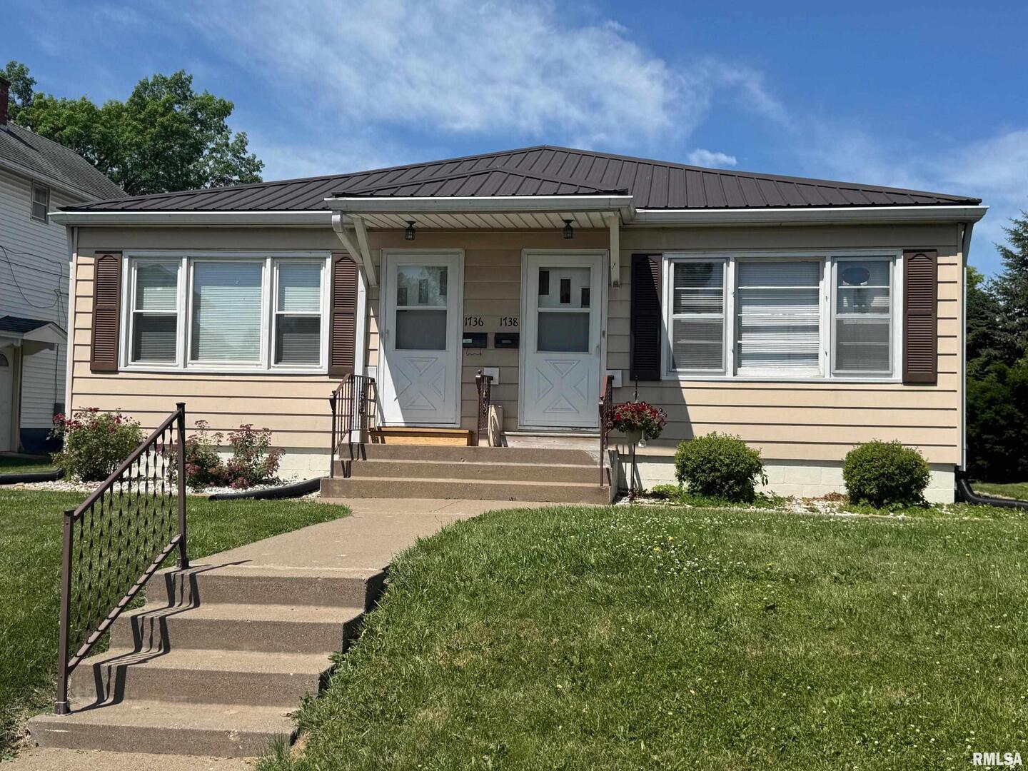 1736 DAVIE Street Property Photo 1