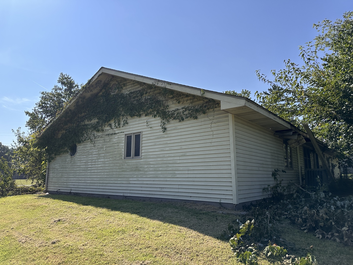 6586 Roberts Road Property Photo 5