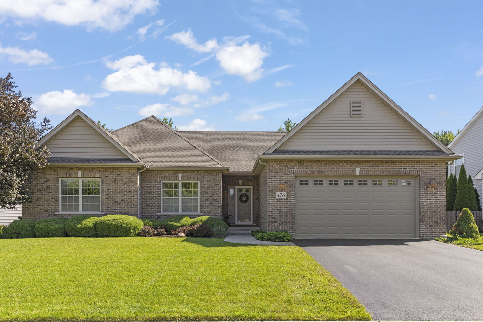 476 Bloomfield Circle Property Photo 1