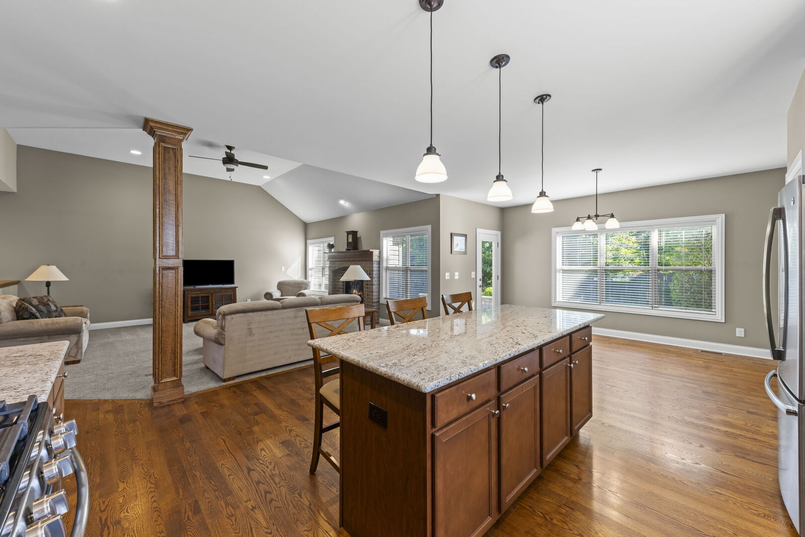 476 Bloomfield Circle Property Photo 8