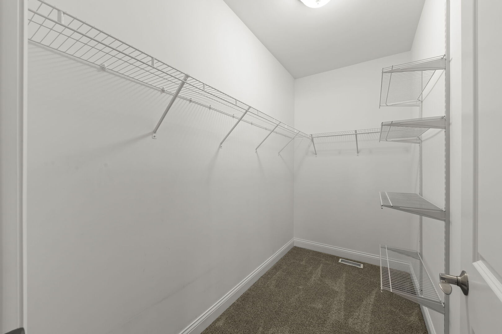 476 Bloomfield Circle Property Photo 22