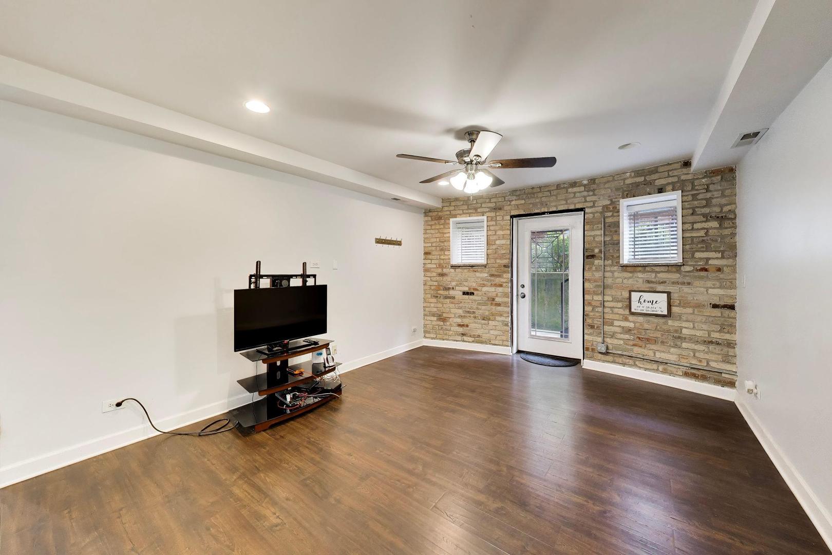 1340 W Greenleaf Avenue 3g Property Photo 6