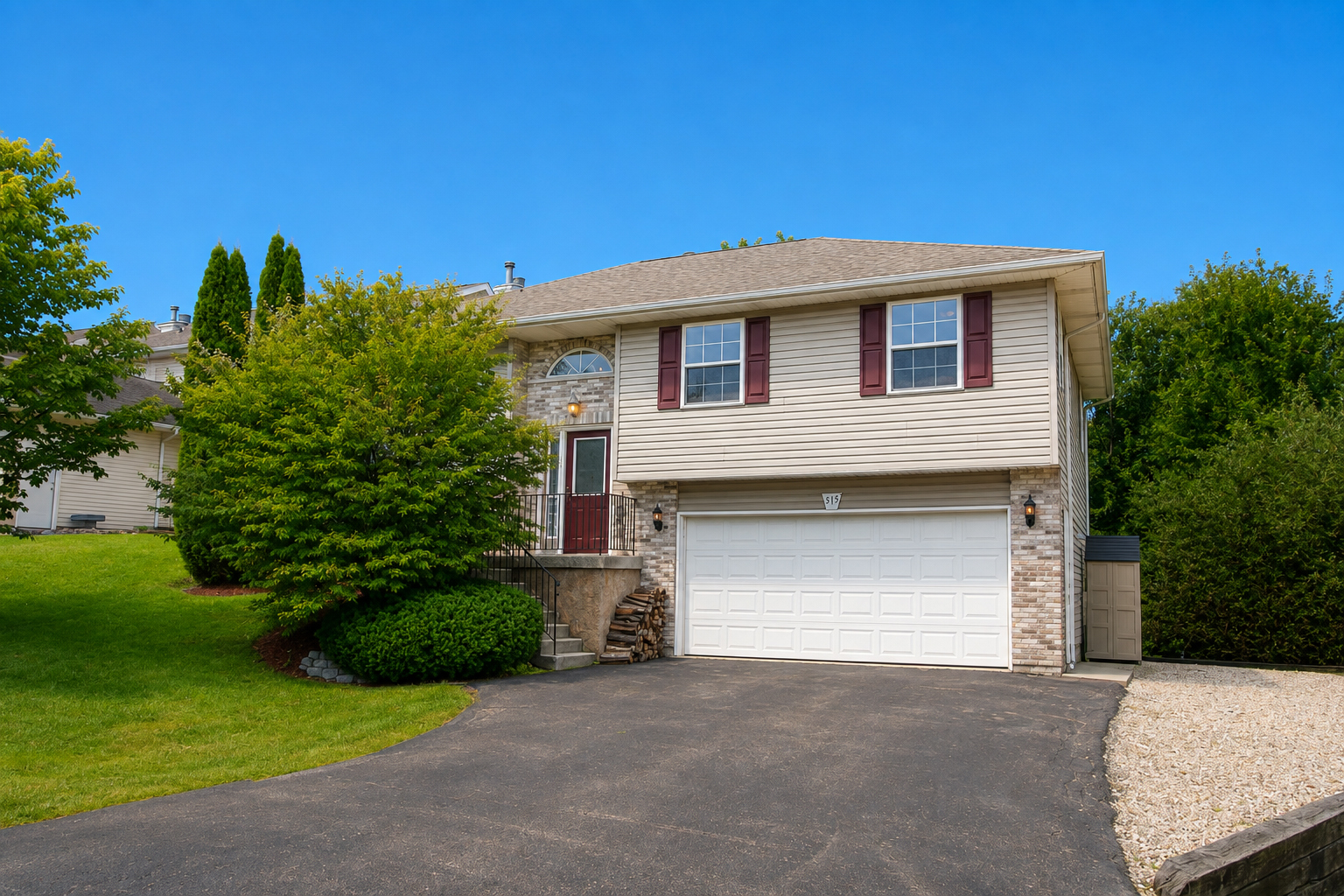 515 S Sheridan Road Property Photo 1