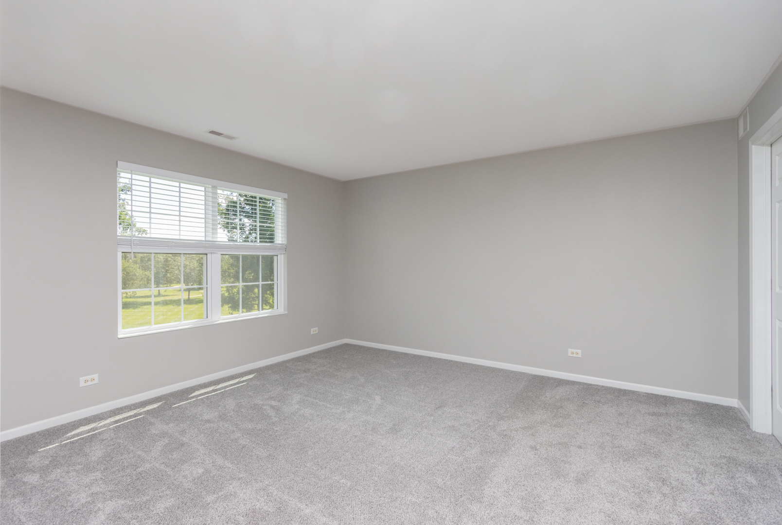 2521 Evergreen Circle Property Photo 12