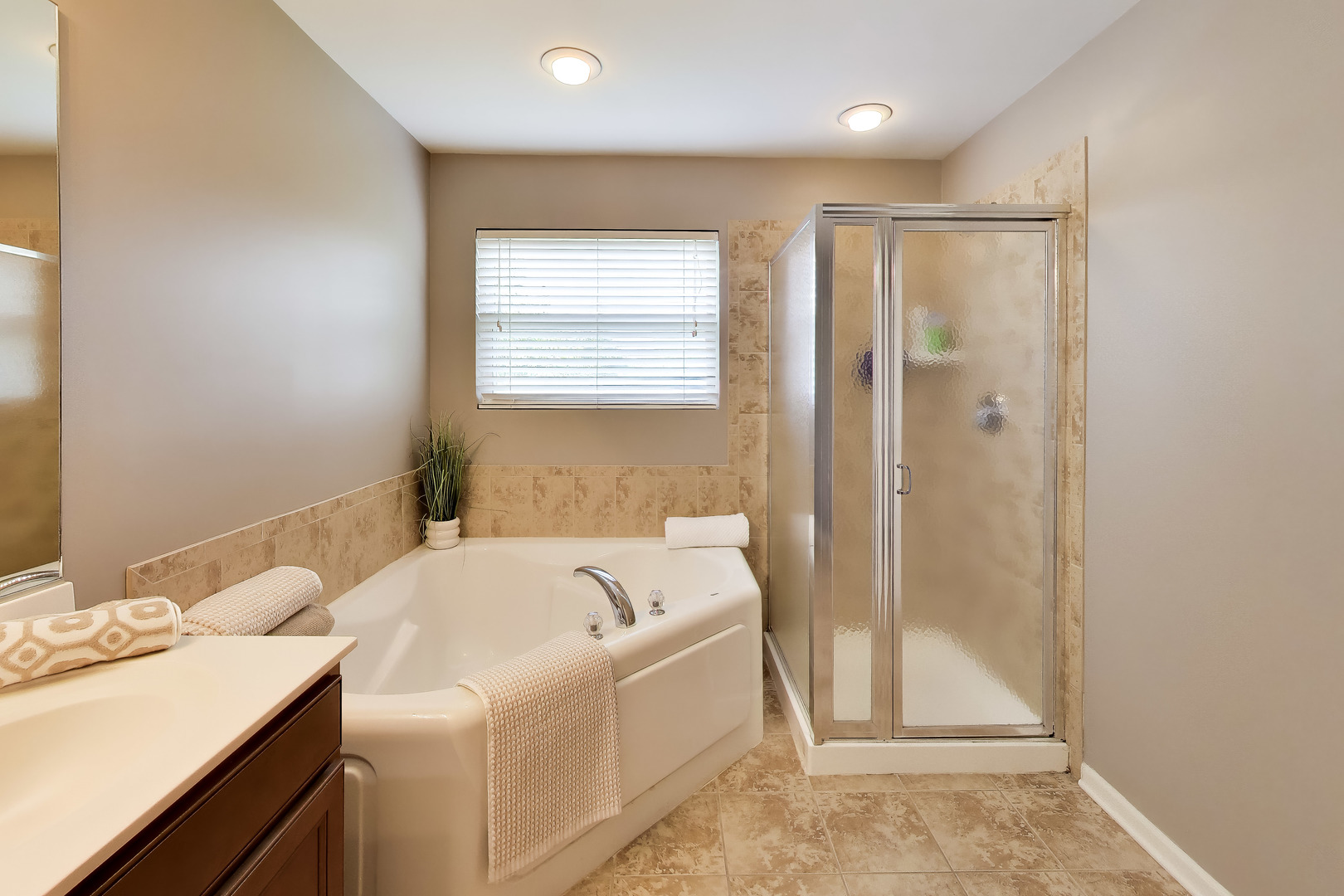 1050 Samantha Drive Property Photo 12