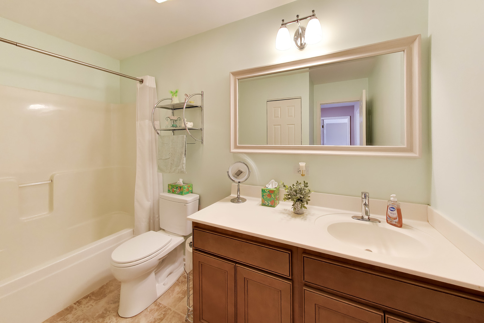 1050 Samantha Drive Property Photo 14