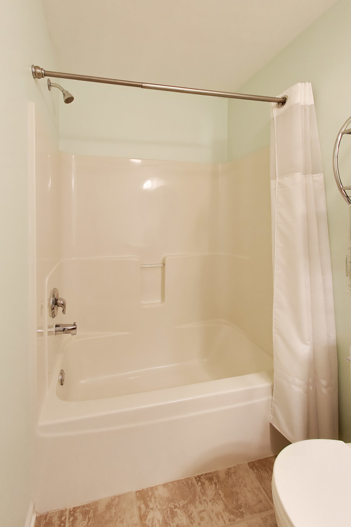 1050 Samantha Drive Property Photo 15