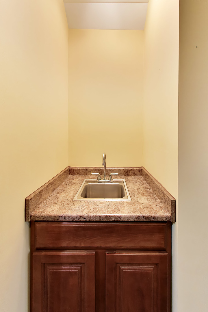 1050 Samantha Drive Property Photo 17