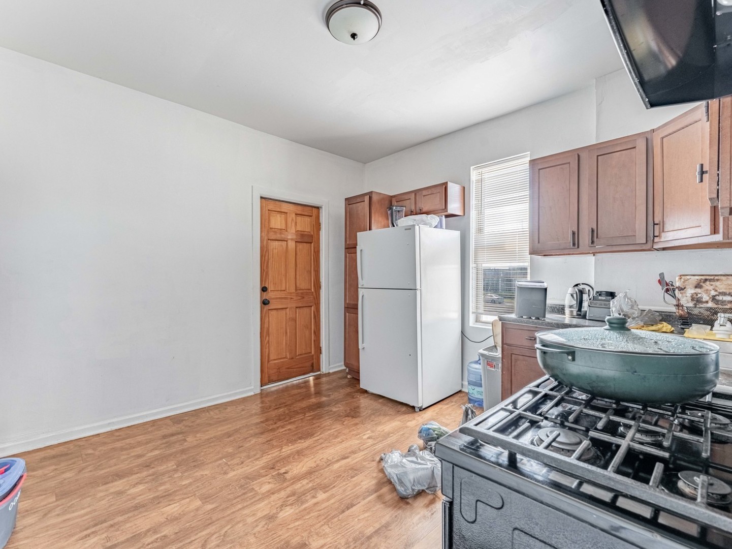 1343 Vincennes Avenue Property Photo 8