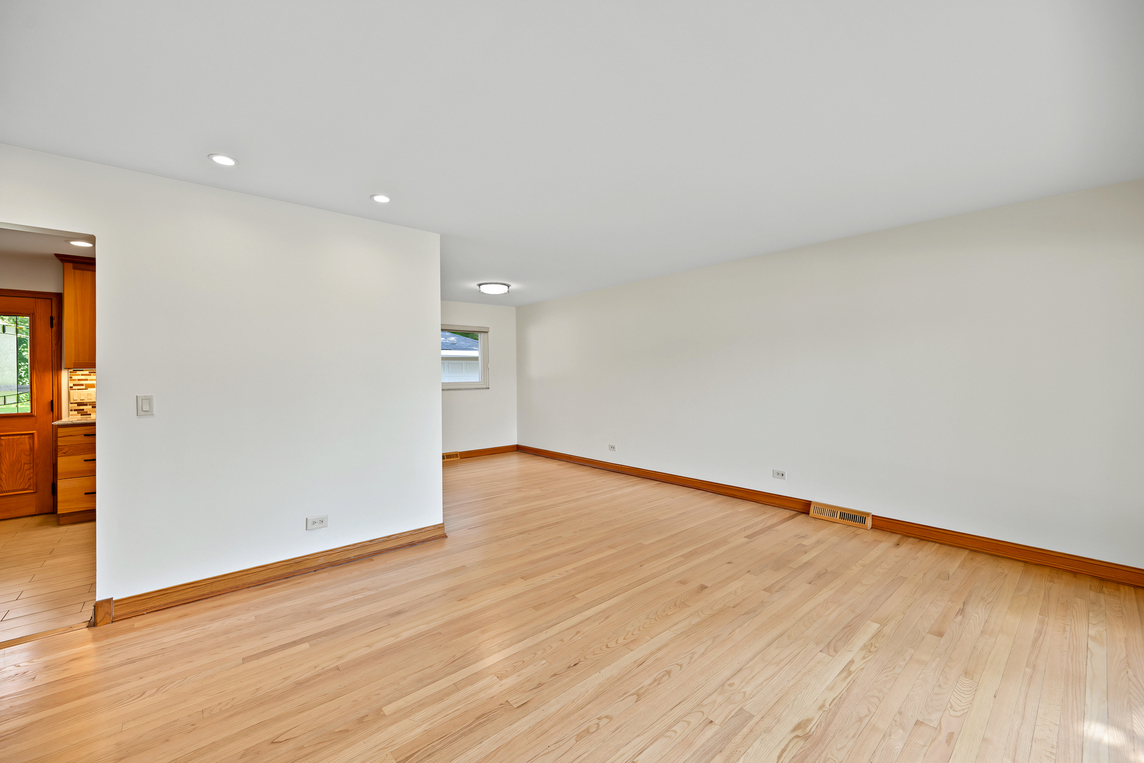 332 W Loy Street Property Photo 5