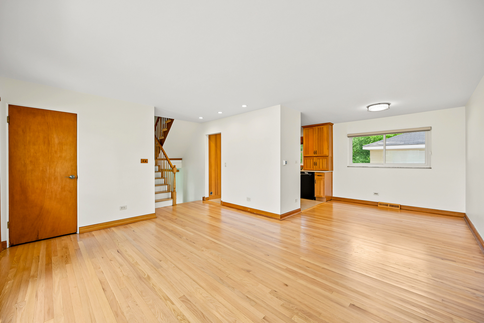 332 W Loy Street Property Photo 6
