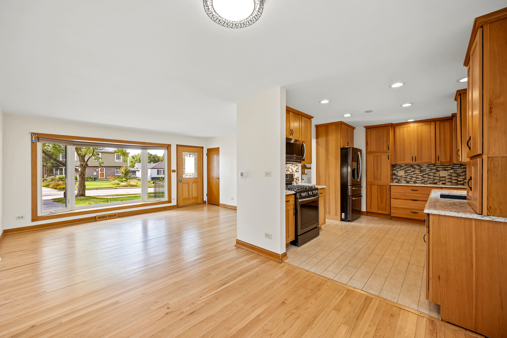 332 W Loy Street Property Photo 9