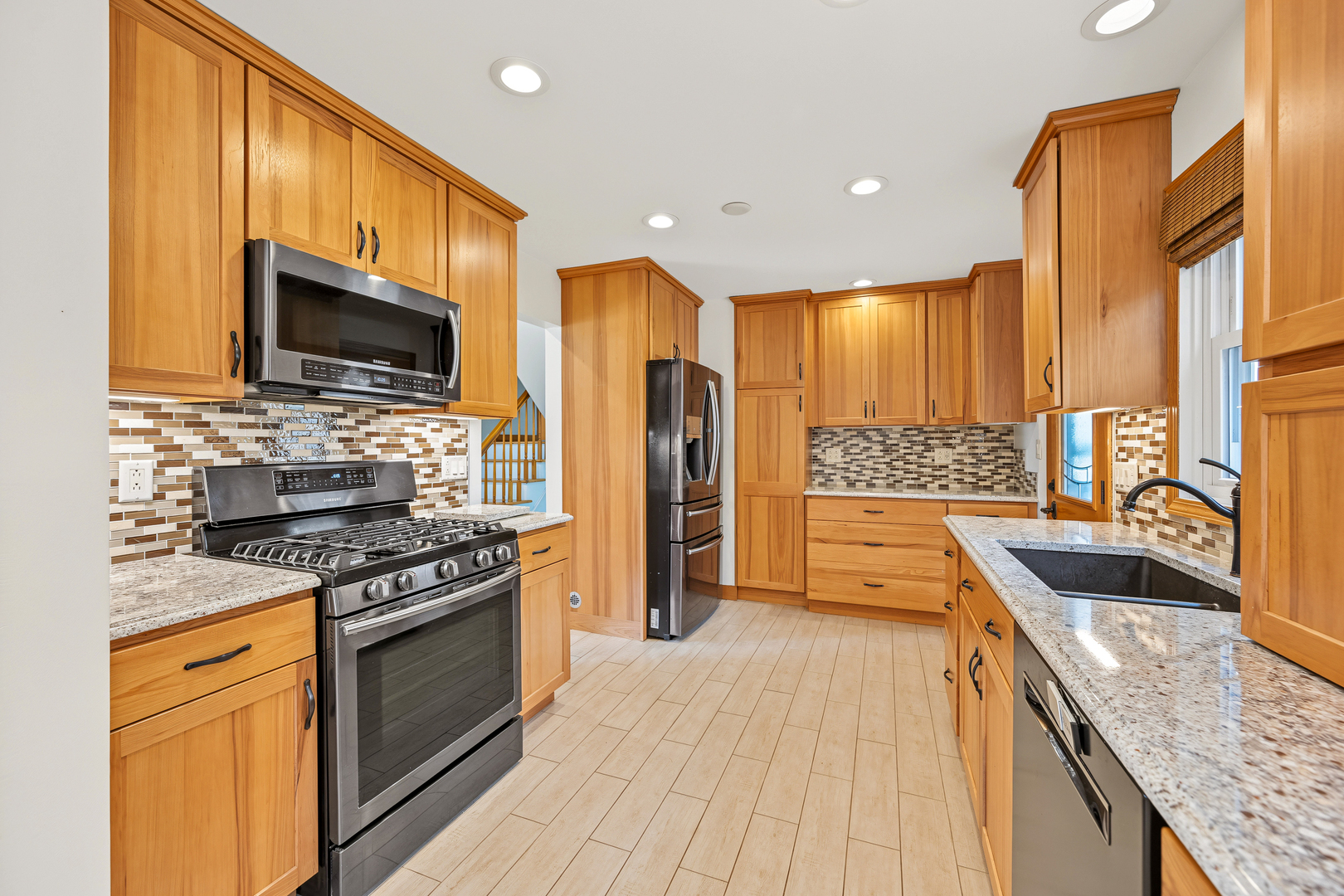 332 W Loy Street Property Photo 10