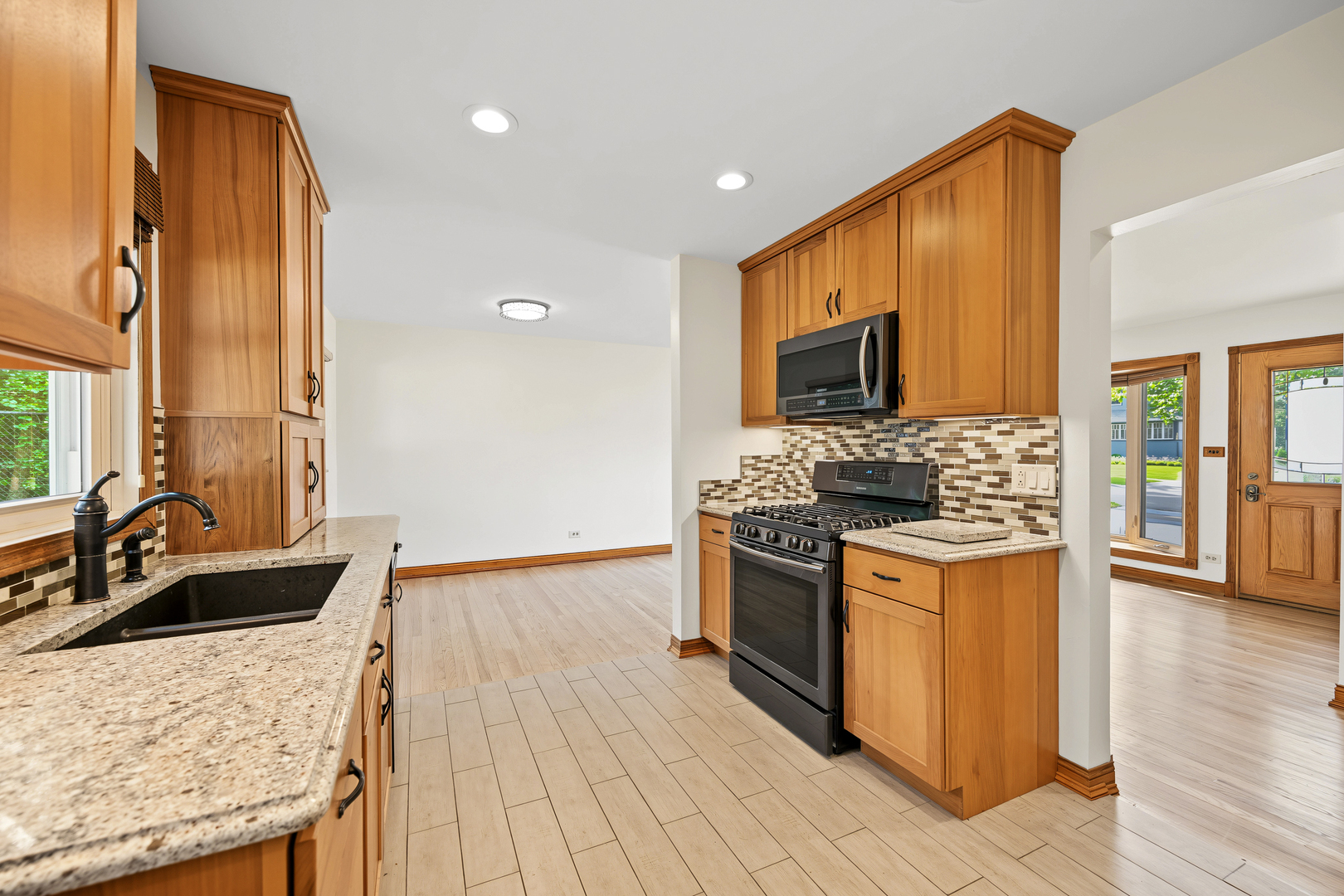 332 W Loy Street Property Photo 12