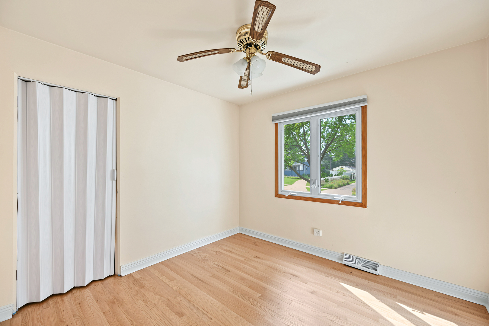332 W Loy Street Property Photo 20