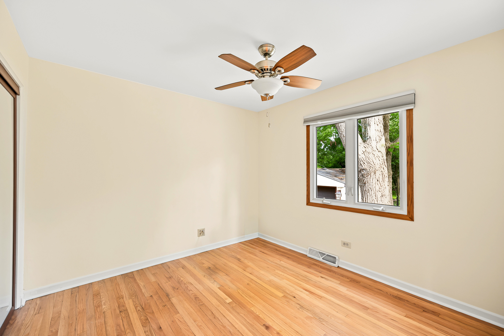 332 W Loy Street Property Photo 22