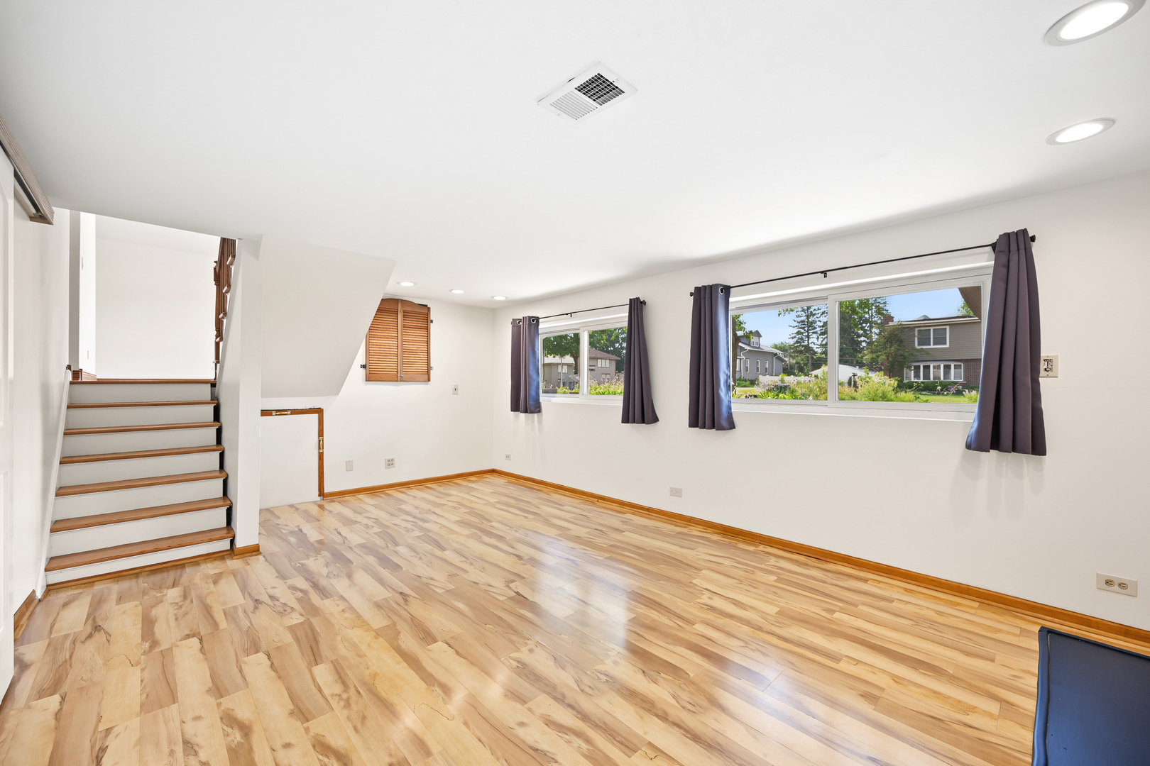 332 W Loy Street Property Photo 25