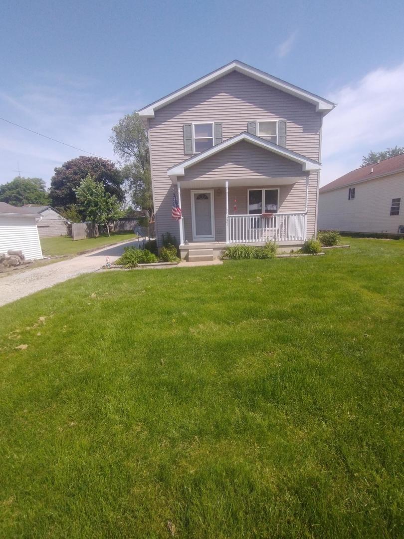 221 E Scott Street Property Photo 1