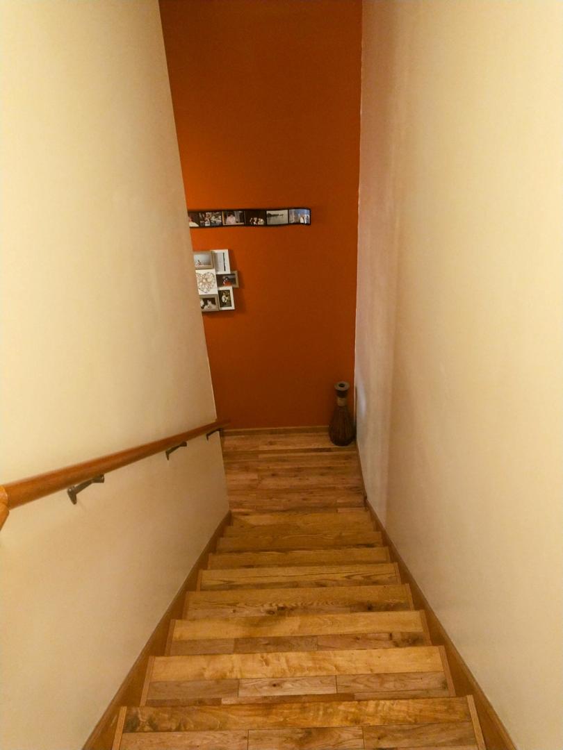 221 E Scott Street Property Photo 7