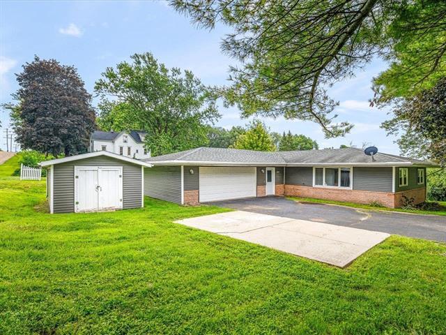 1905 S Walnut Road Property Photo 1